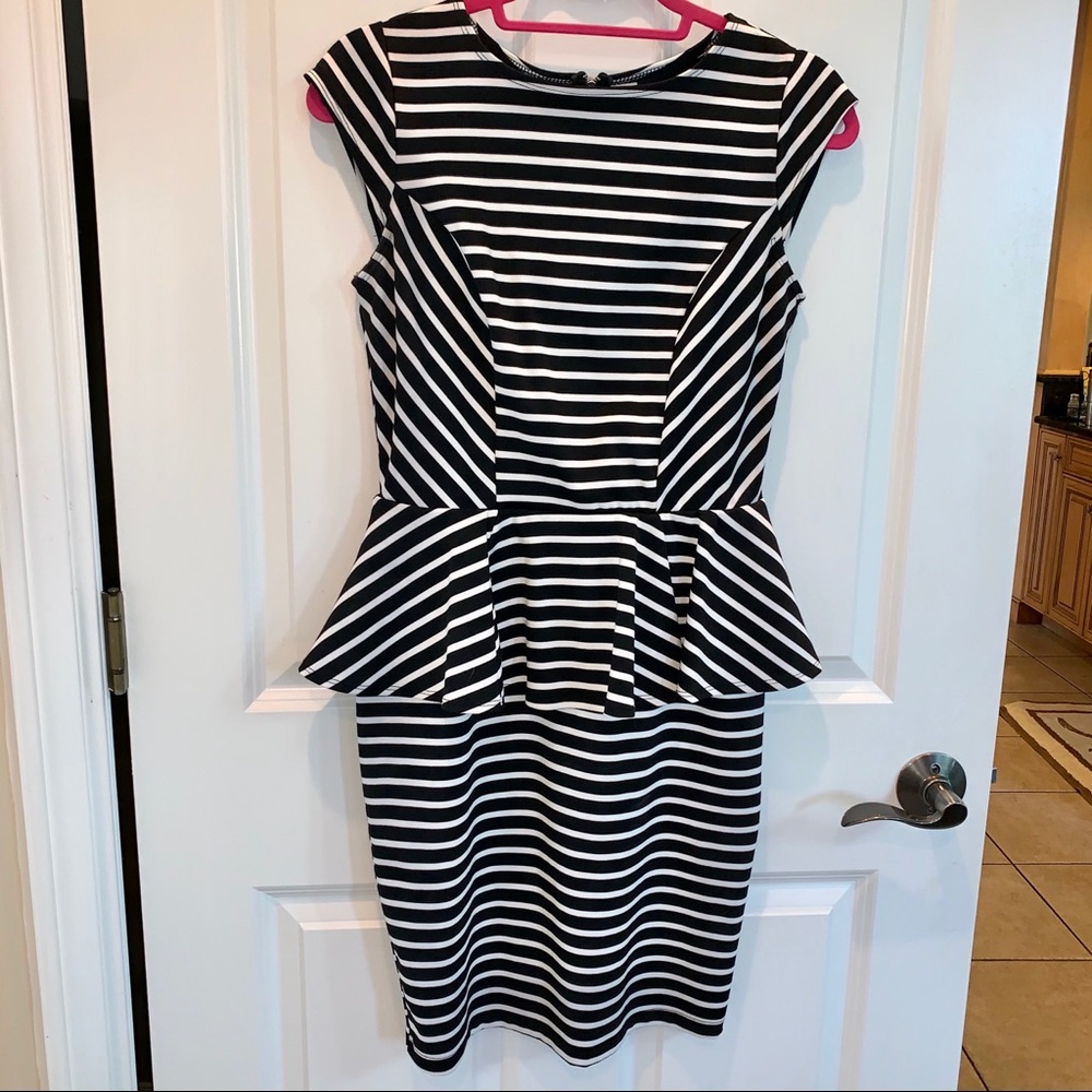 Women’s SZ S MOSSIMO Striped Peplum Dress